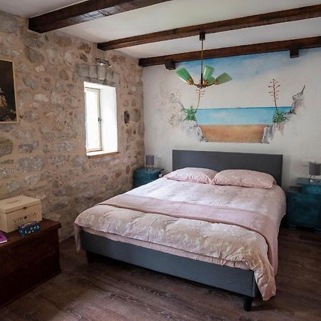 Guesthouse Nina Kaštel Novi Exteriér fotografie
