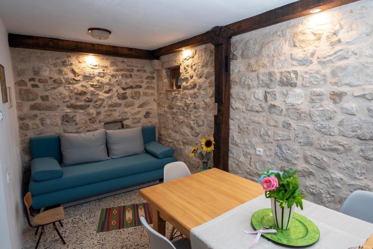 Guesthouse Nina Kaštel Novi Exteriér fotografie