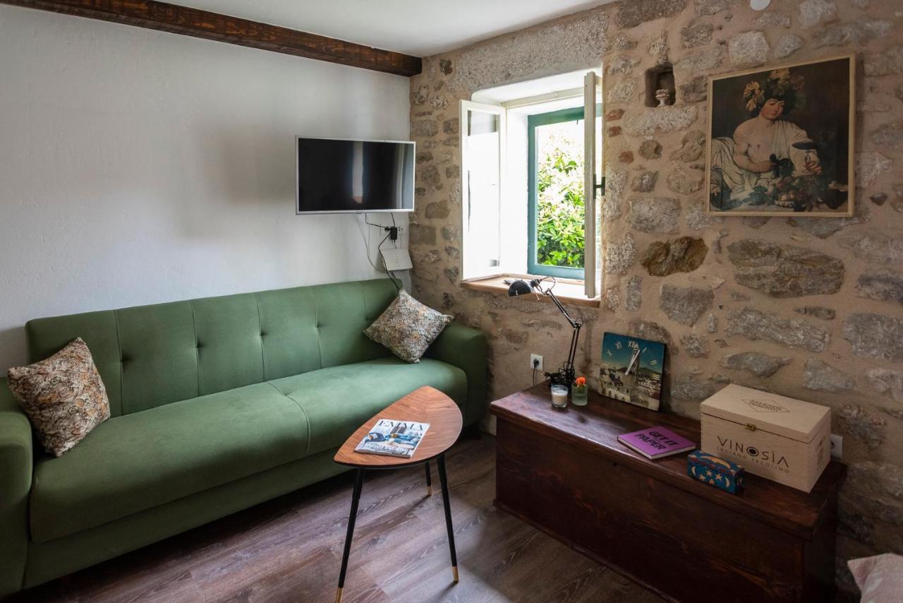 Guesthouse Nina Kaštel Novi Exteriér fotografie