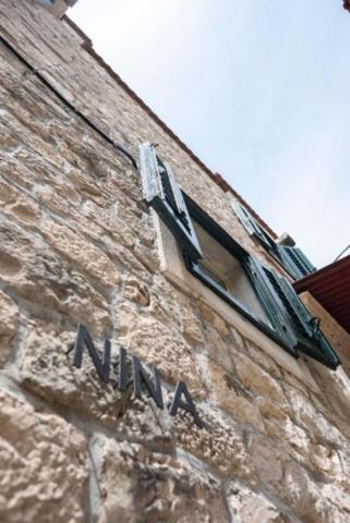 Guesthouse Nina Kaštel Novi Exteriér fotografie